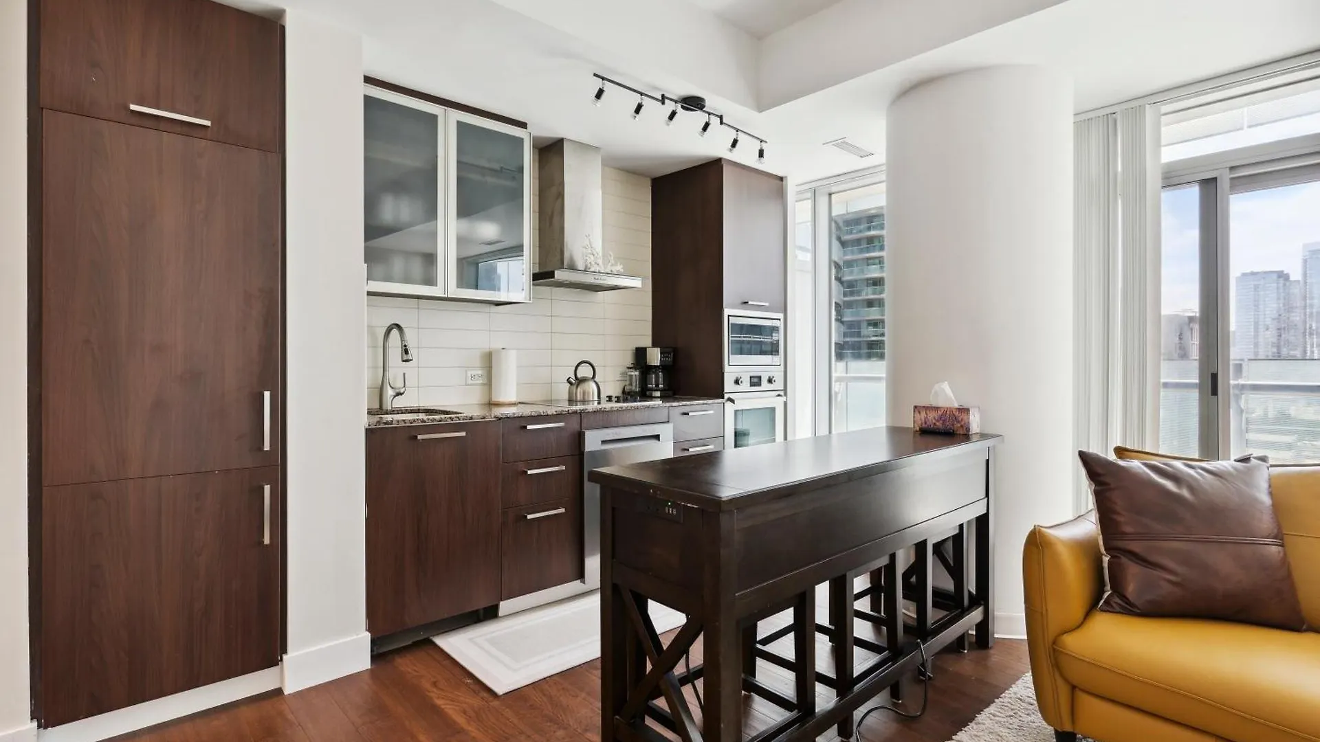 2Bd Modern Condo Steps From The Cn Tower Toronto 0*,  Canada