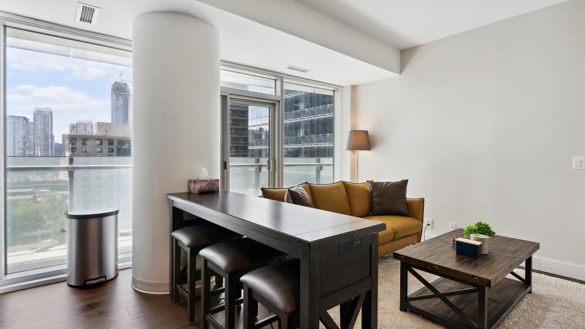 Apartment 2Bd Modern Condo Steps From The Cn Tower Toronto Canada