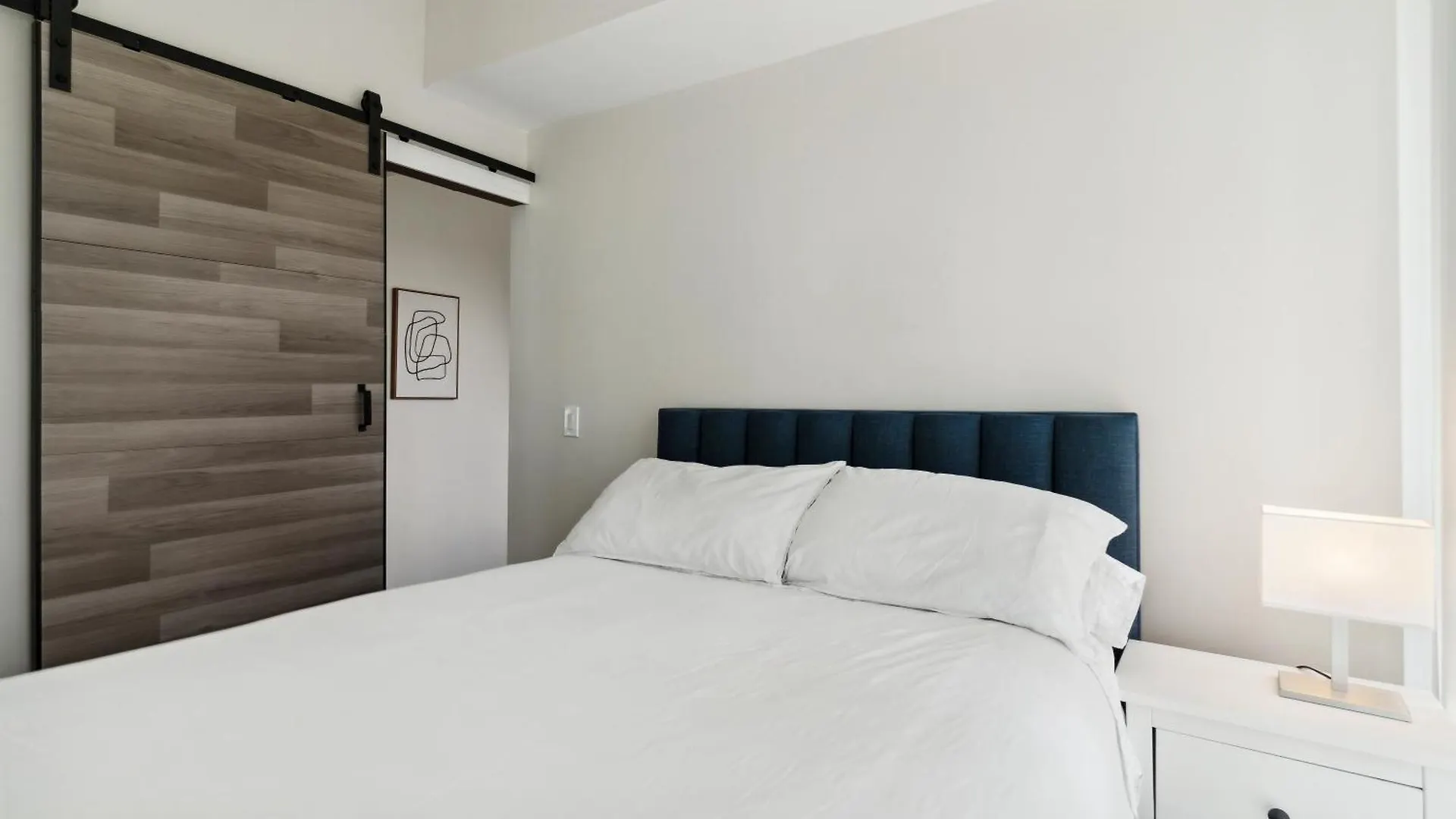 Apartment 2Bd Modern Condo Steps From The Cn Tower Toronto