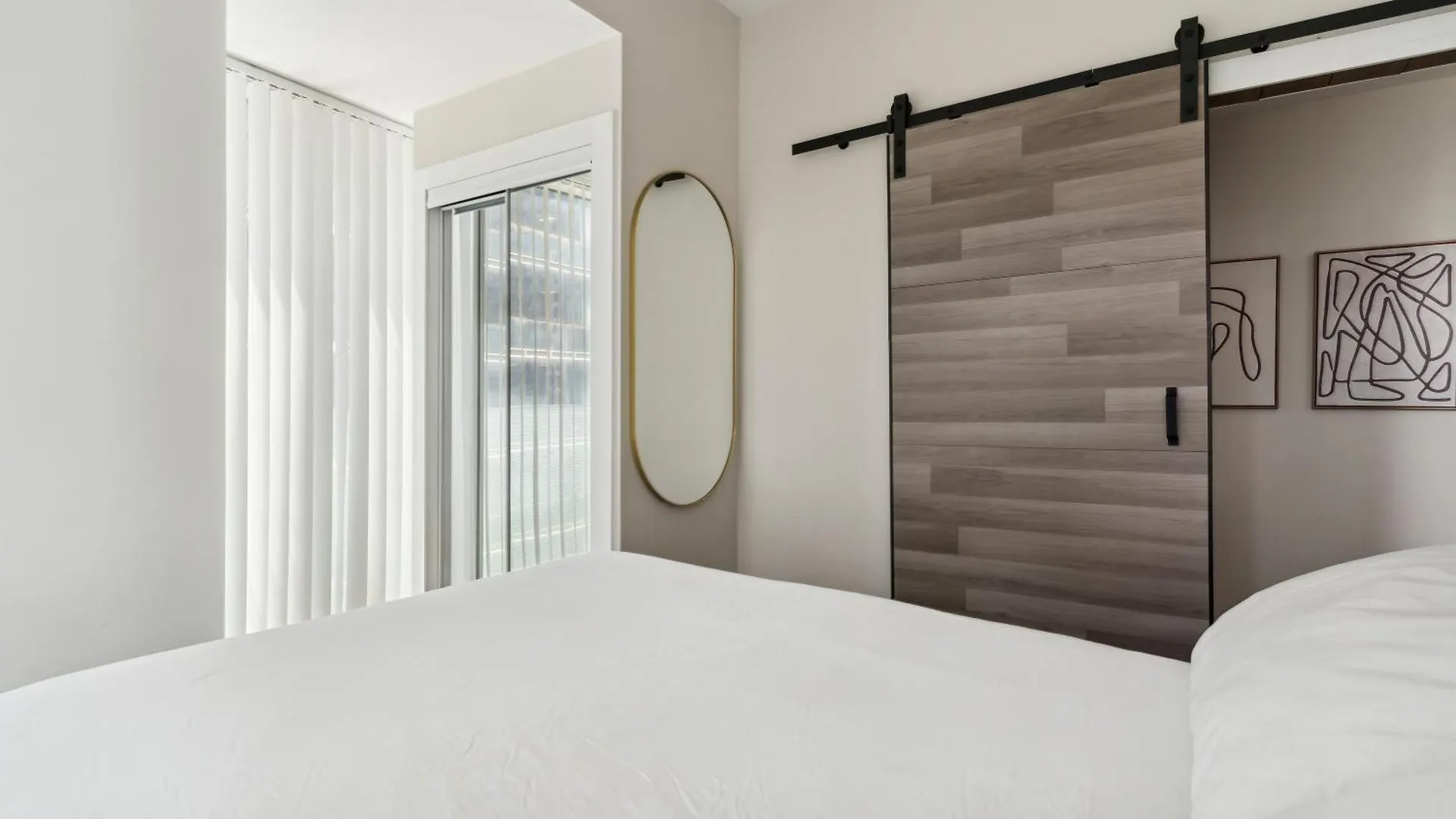 2Bd Modern Condo Steps From The Cn Tower Toronto Apartment