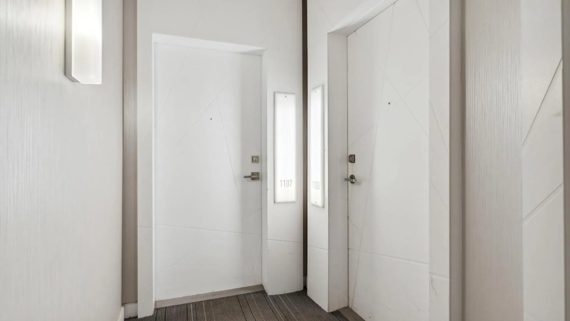 2Bd Modern Condo Steps From The Cn Tower Toronto 0*,