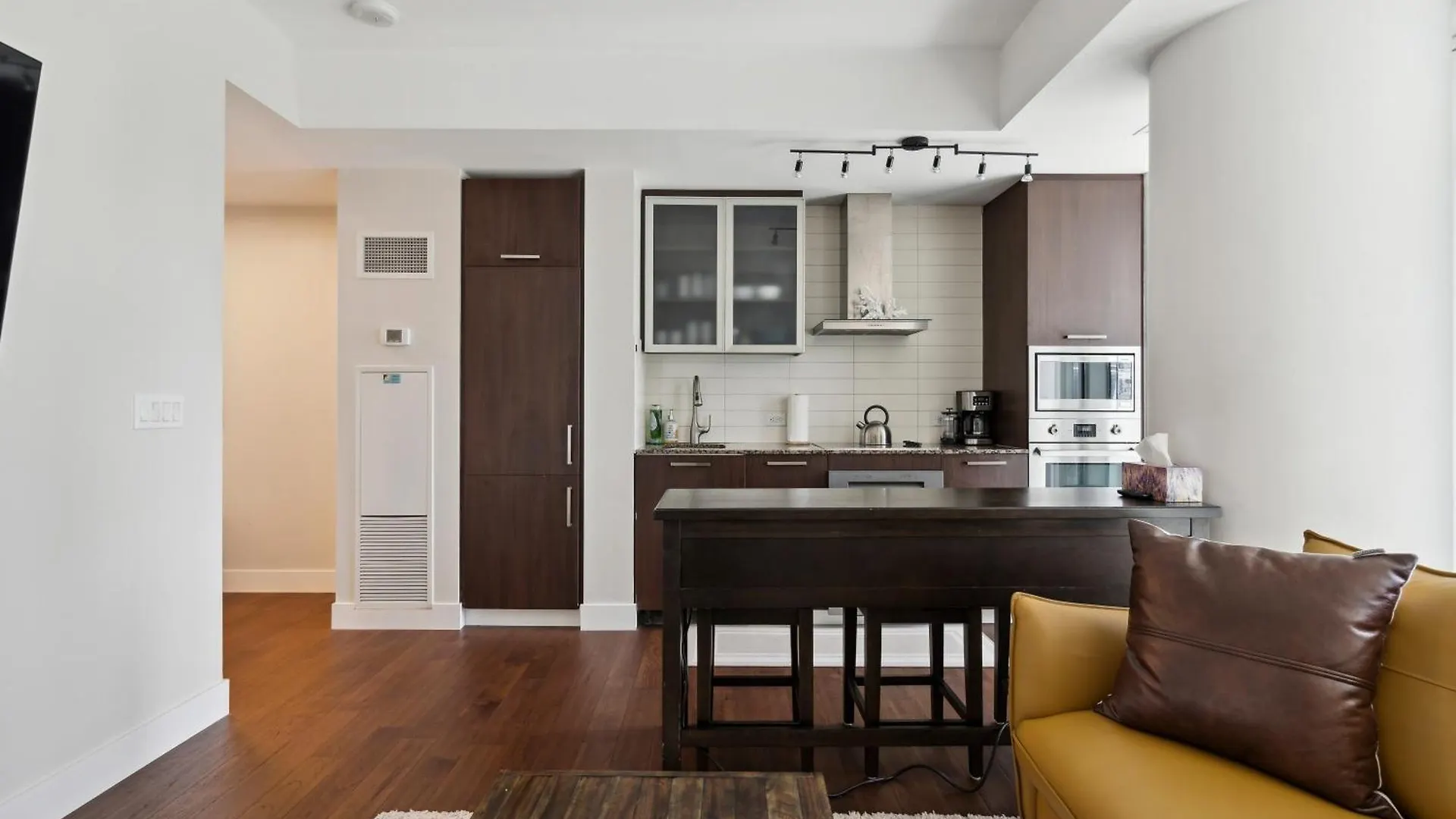 Apartment 2Bd Modern Condo Steps From The Cn Tower Toronto